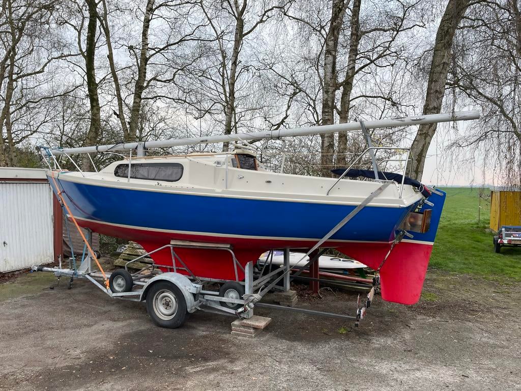 Kajuitzeilboot, zeilklaar, vernieuwd in/exterieur + trailer, Watersport en Boten, Ophalen, Gebruikt, Tourjacht of Cruiser, 6 tot 9 meter