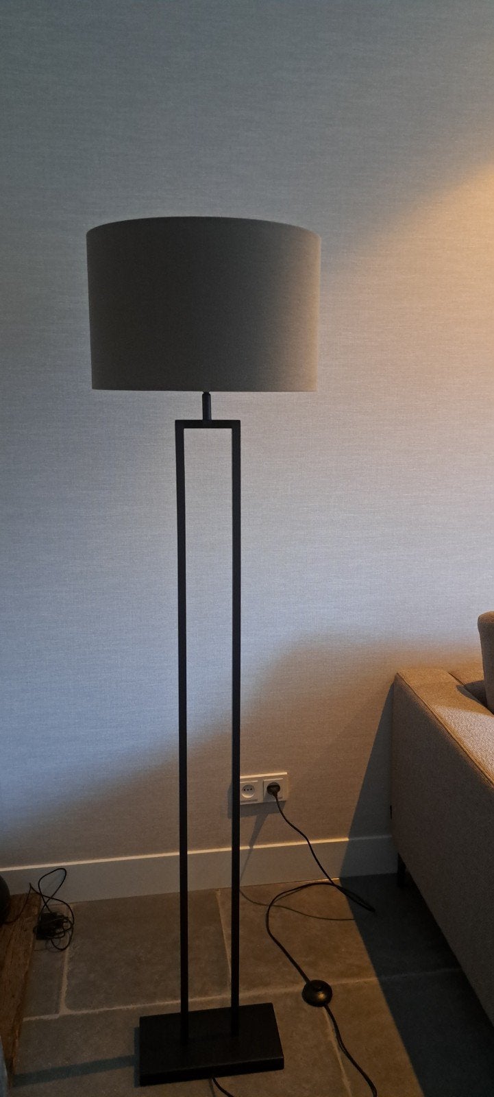 Prachtige vloerlamp met stijlvolle lampenkap, Ophalen, Zo goed als nieuw, Textiel, 150 tot 200 cm