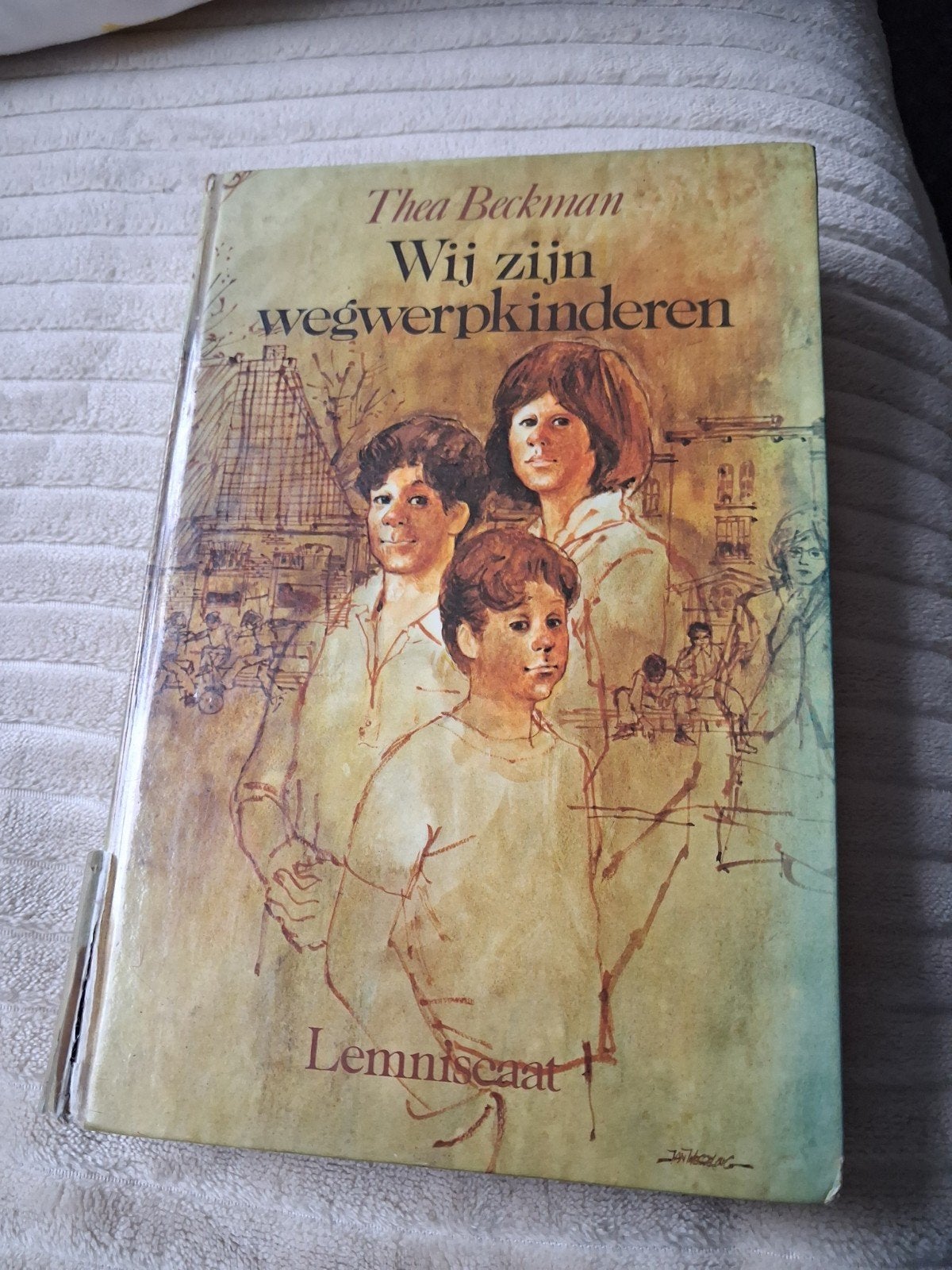 Wij zijn wegwerpkinderen - Thea Beckman (Hardcover), Boeken, Ophalen of Verzenden, Gelezen, Thea Beckman, Fictie