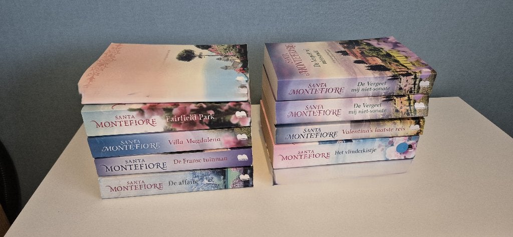 Santa Montefiore € 2.00 per stuk, Ophalen of Verzenden, Zo goed als nieuw, Santa Montefiore, Nederland