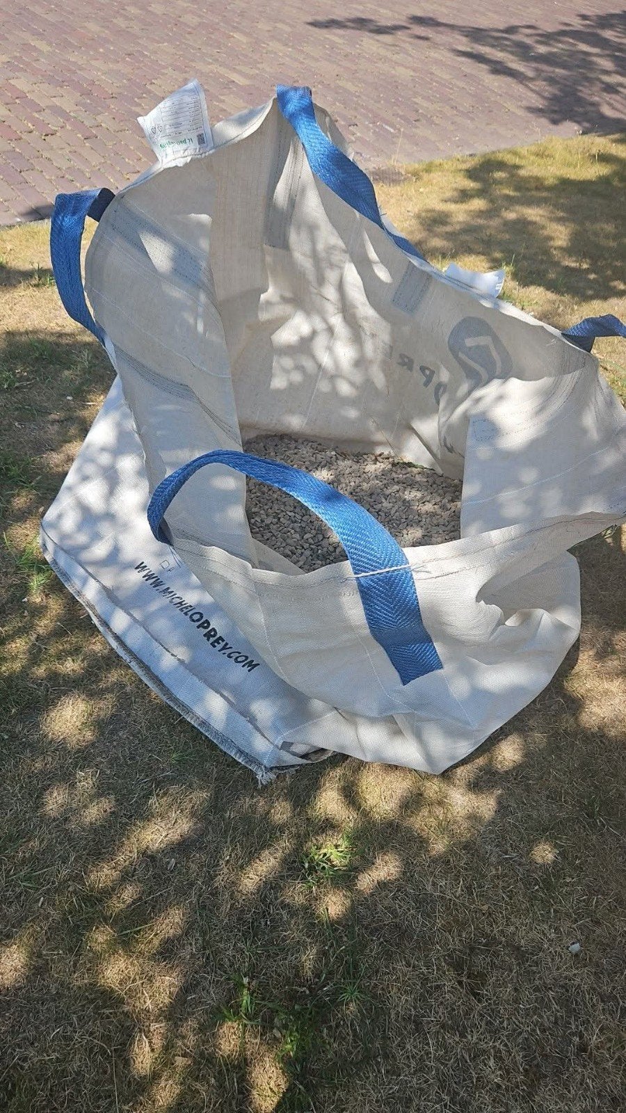 Kleine hoeveelheid grindsteentjes in big bag, Ophalen, Gebruikt, Grijs, Grind