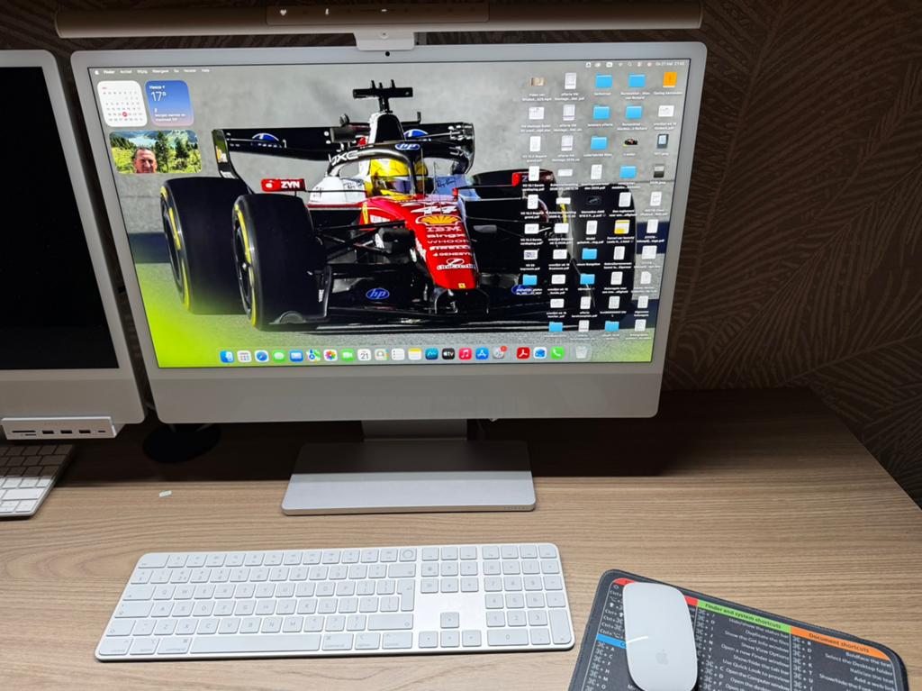 Apple 24 inch M3 16 gb met toetsenbord en muis, Computers en Software, Ophalen of Verzenden, Zo goed als nieuw