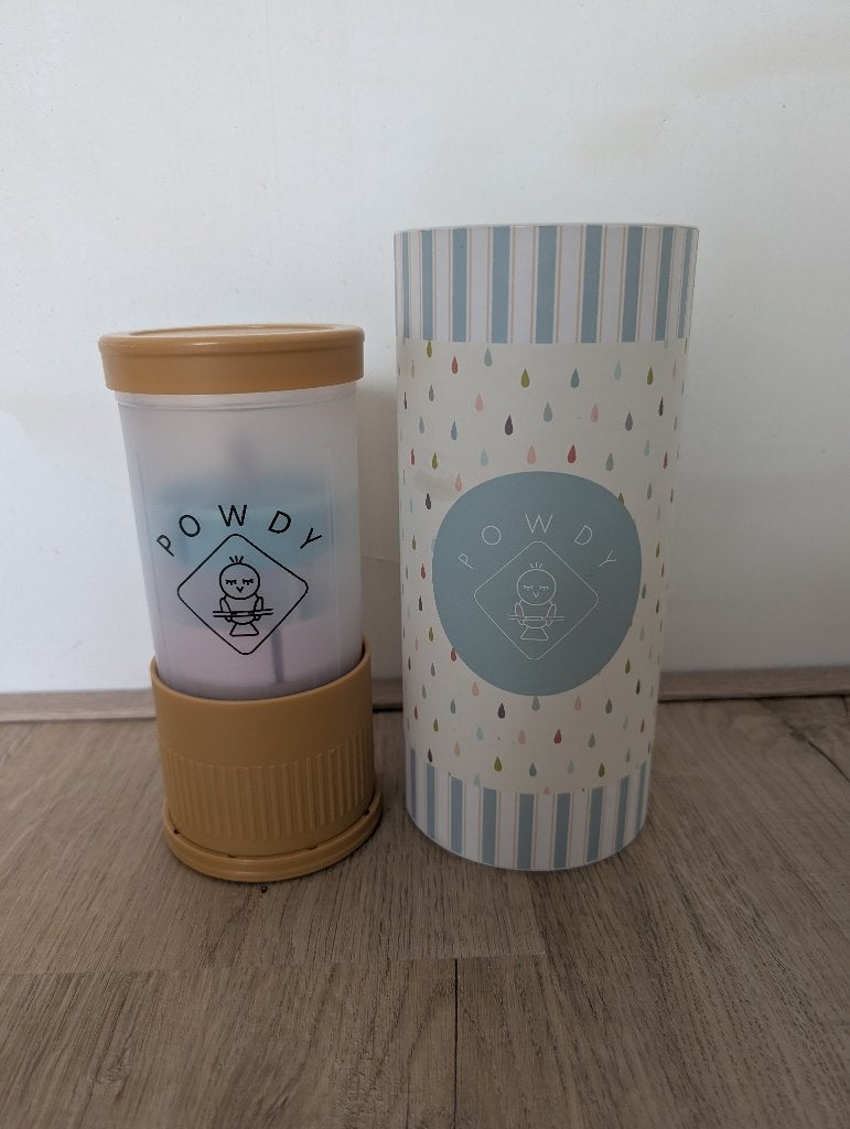 Powdy melkpoeder dispenser - eenvoudig en compleet, Kinderen en Baby's, Ophalen of Verzenden, Zo goed als nieuw, Overige typen
