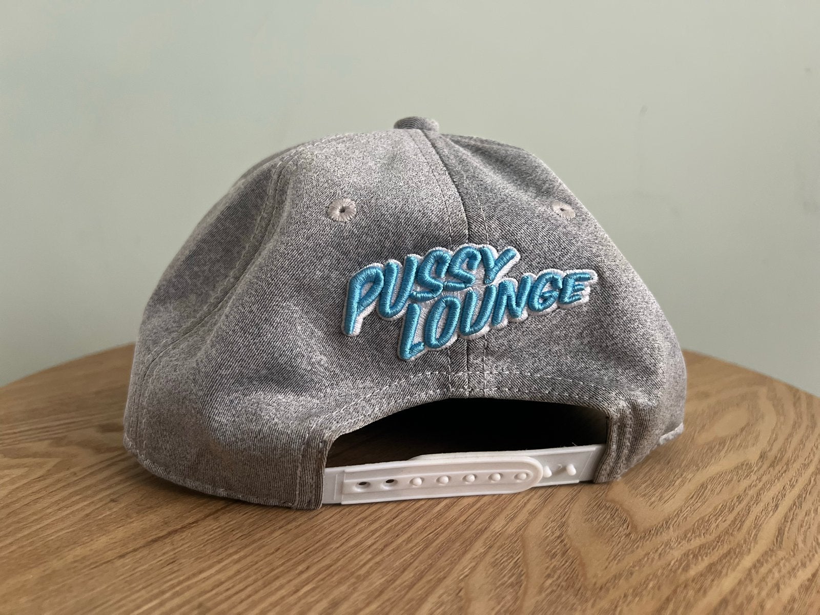 Pussy Lounge Snapback Pet - Grijs met sterren, Ophalen of Verzenden, Gedragen, One size fits all, Pet