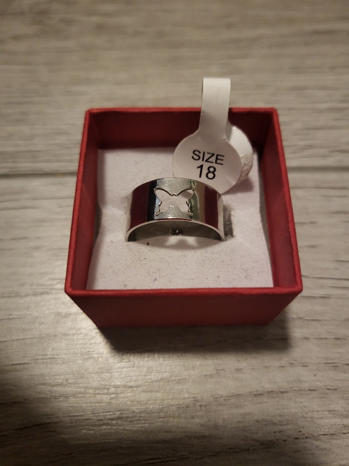 Nieuwe zilverkleurige ring met vlinder, maat 18, Nieuw, Ophalen of Verzenden, Dame, Zilver