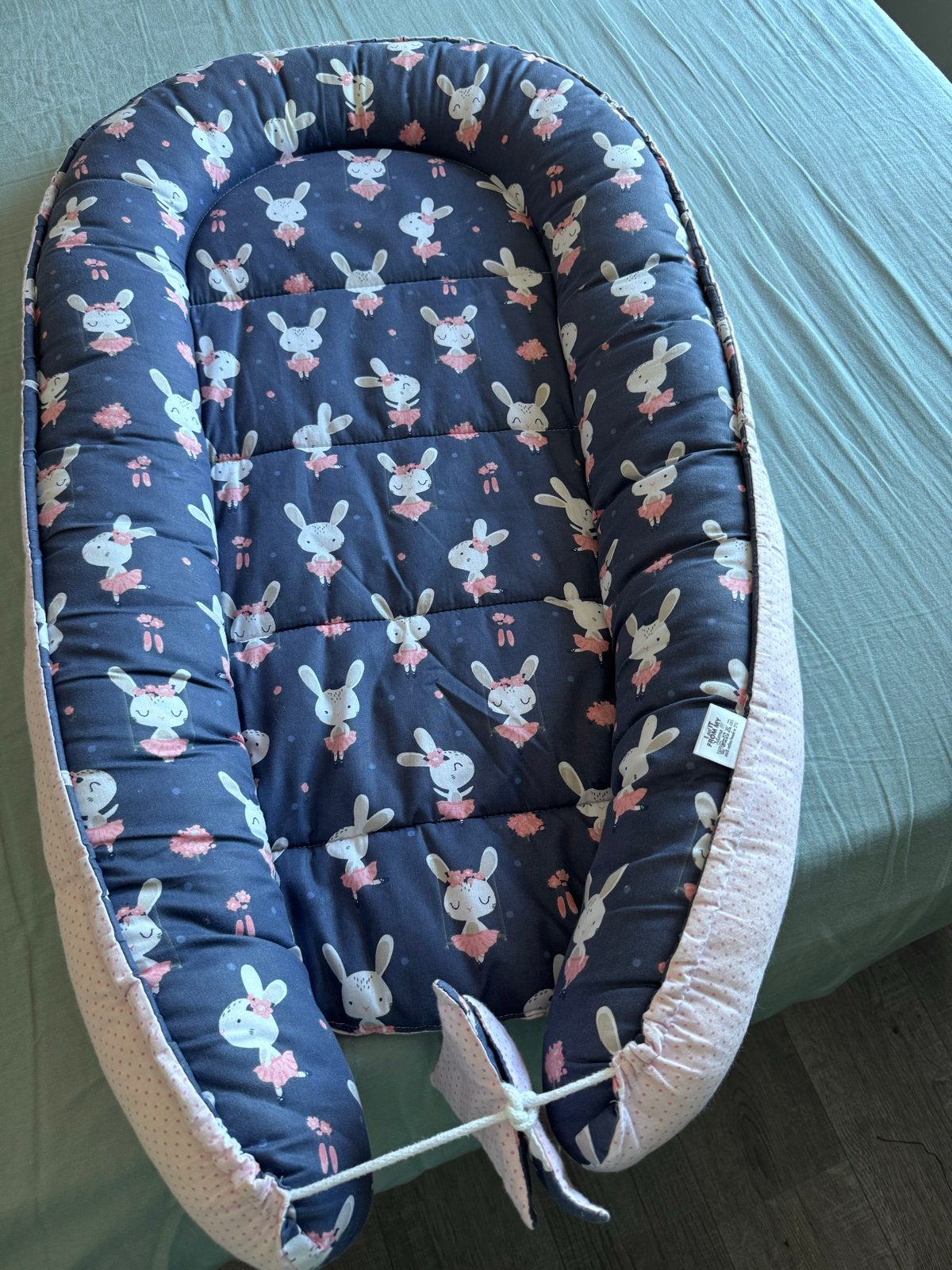 Babynestje met konijntjesprint, Ophalen of Verzenden, Gebruikt, Overige typen
