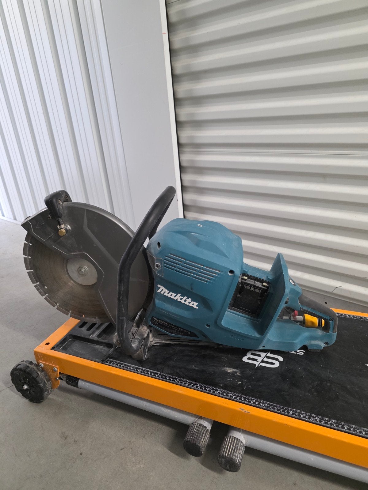 Makita CE001G XGT 2x40V Max Accu Doorslijper - 355mm, Doe-het-zelf en Verbouw, Ophalen, Gebruikt, 70 mm of meer, Overige typen