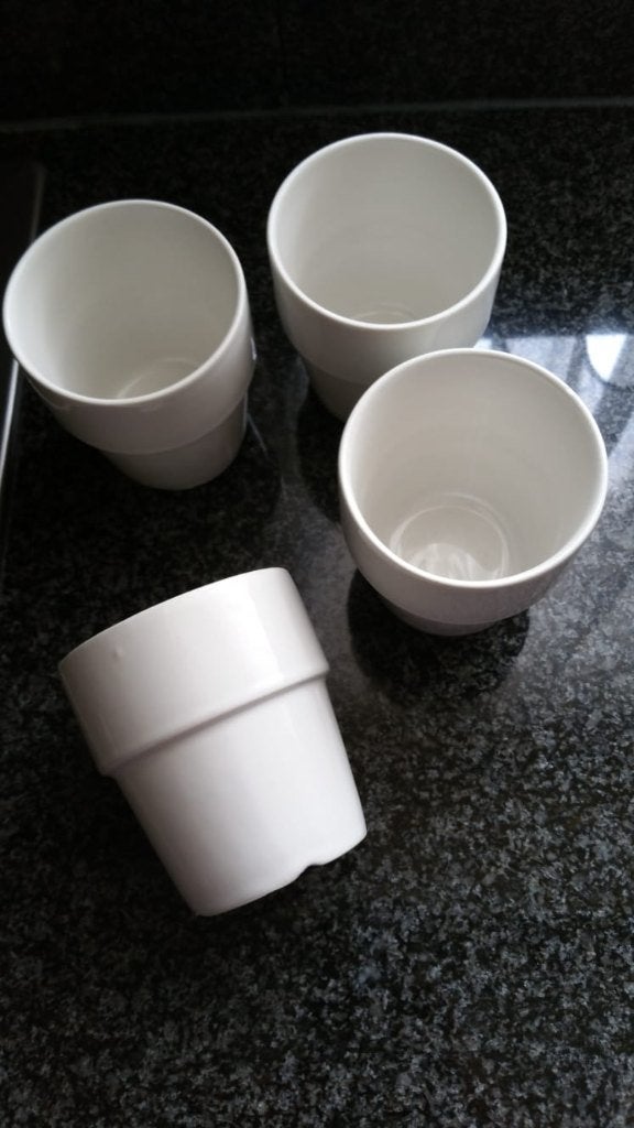 4 (melk) mokken, Ophalen of Verzenden, Zo goed als nieuw, Overige stijlen, Kop(pen) en/of Schotel(s)