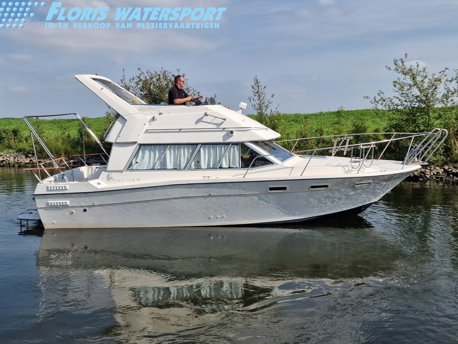 Bayliner 2858 Fly, 3 m, Overige materialen, 9 m, Gebruikt