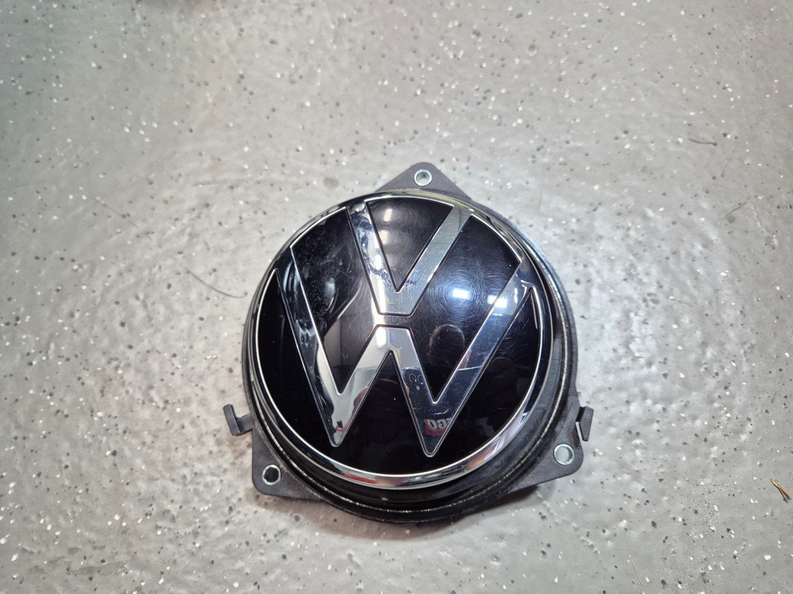 3G8827449 Handgreep kofferbak Volkswagen Passat B8 2021, Gebruikt, Achterklep, Volkswagen, Ophalen of Verzenden
