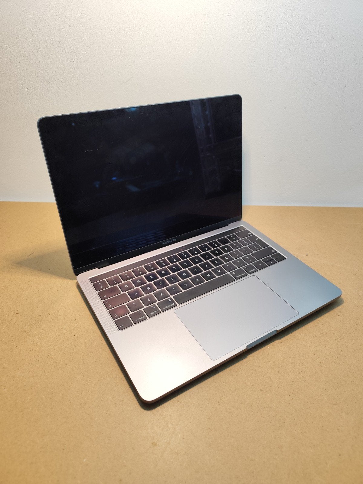 MacBook Pro A1989 met defect scherm, Computers en Software, Apple Macbooks, MacBook Pro, Qwerty, 13 inch, Ophalen of Verzenden