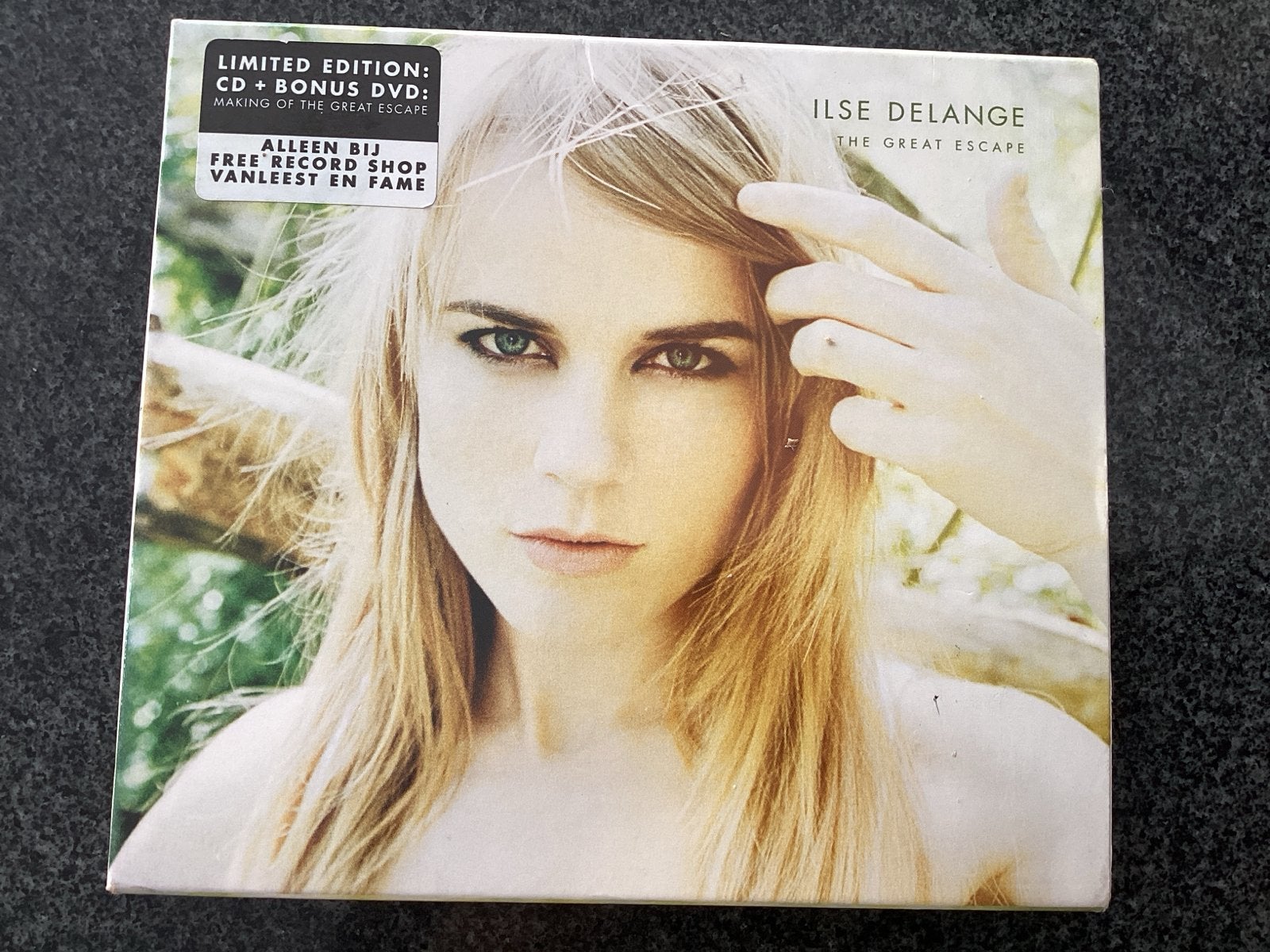 Ilse DeLange - The Great Escape (Limited Edition CD+DVD), Pop, Ophalen of Verzenden, Zo goed als nieuw, Inclusief boekje