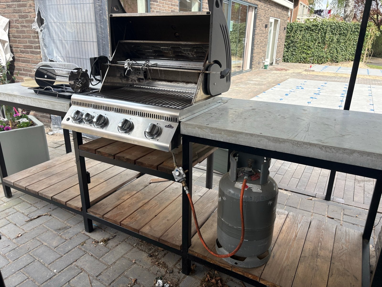 Napoleon LEX 485 Inbouw Gasbarbecue met Accessoires, Ophalen, Gebruikt