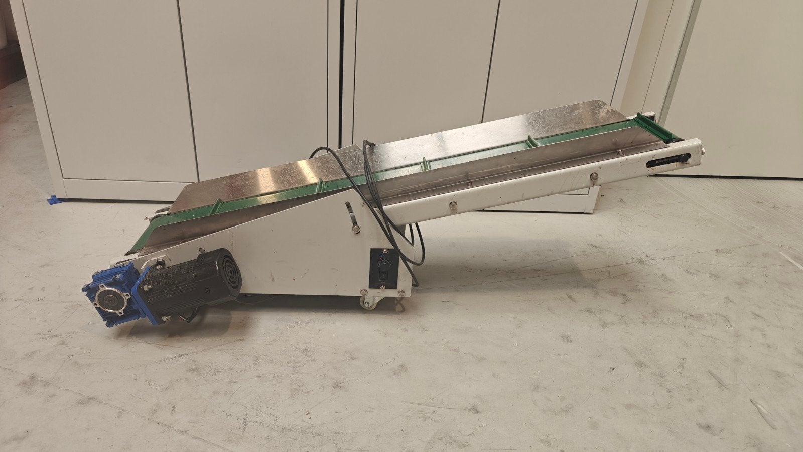 Transportband met motor - Groen/Wit, Ophalen
