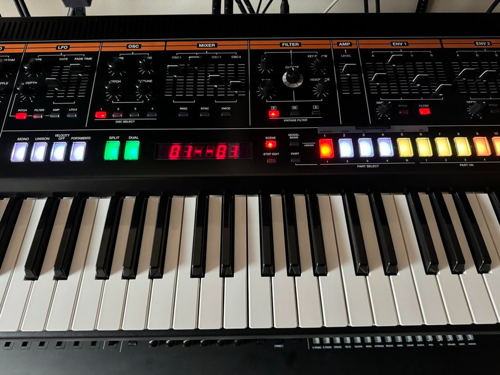 Roland Jupiter-X met JD-800 Model Expansion, Muziek en Instrumenten, Synthesizers, 61 toetsen, Roland, Ophalen of Verzenden, Zo goed als nieuw