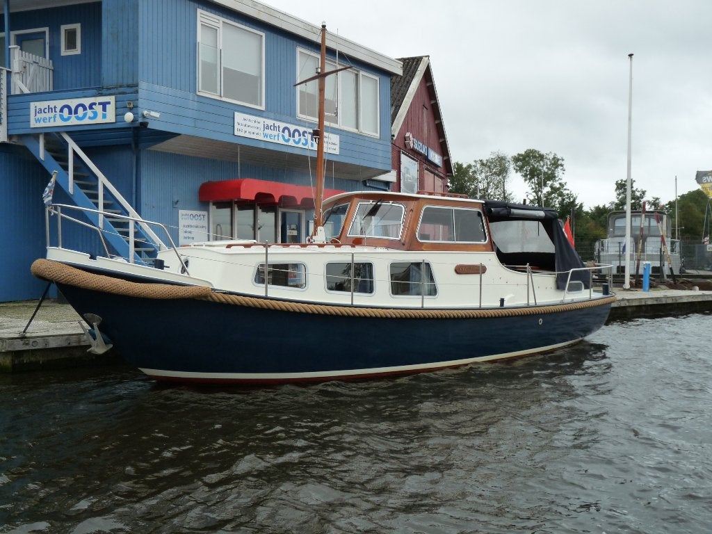 Dolman vlet Deluxe 970 AK, Watersport en Boten, Overige merken, 9 m, Gebruikt, Binnenboordmotor