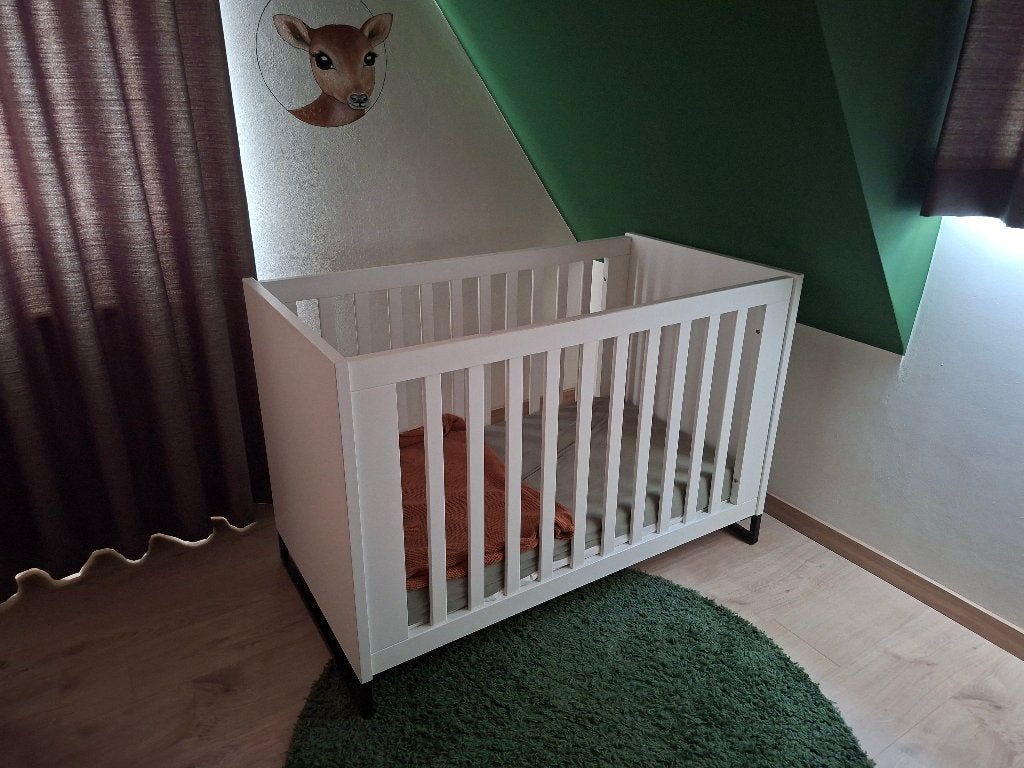 Ledikant 60x120 (meegroeibed) incl. matras, Kinderen en Baby's, Babywiegjes en Ledikanten, Ophalen, Zo goed als nieuw, Ledikant