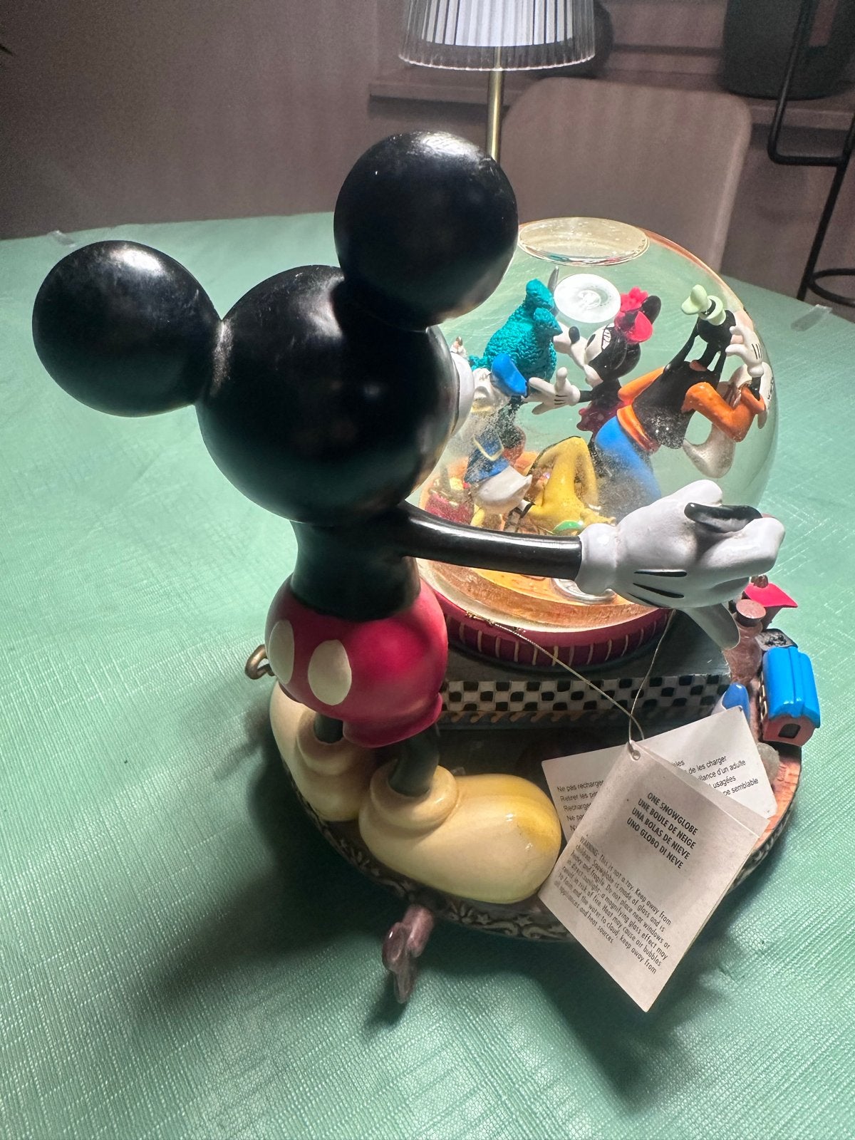 Disney Sneeuwbol met Mickey Mouse en vrienden, Ophalen, Mickey Mouse, Zo goed als nieuw, Beeldje of Figuurtje