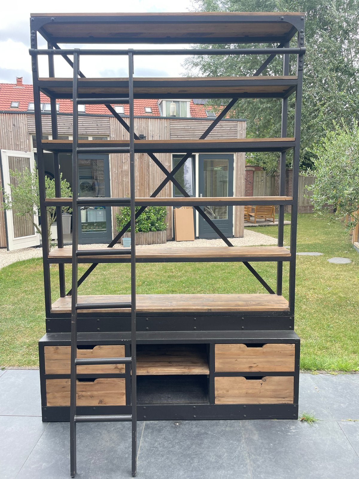 Industriële boekenkast met lades en ladder, Ophalen, Gebruikt, 200 cm of meer, 150 tot 200 cm