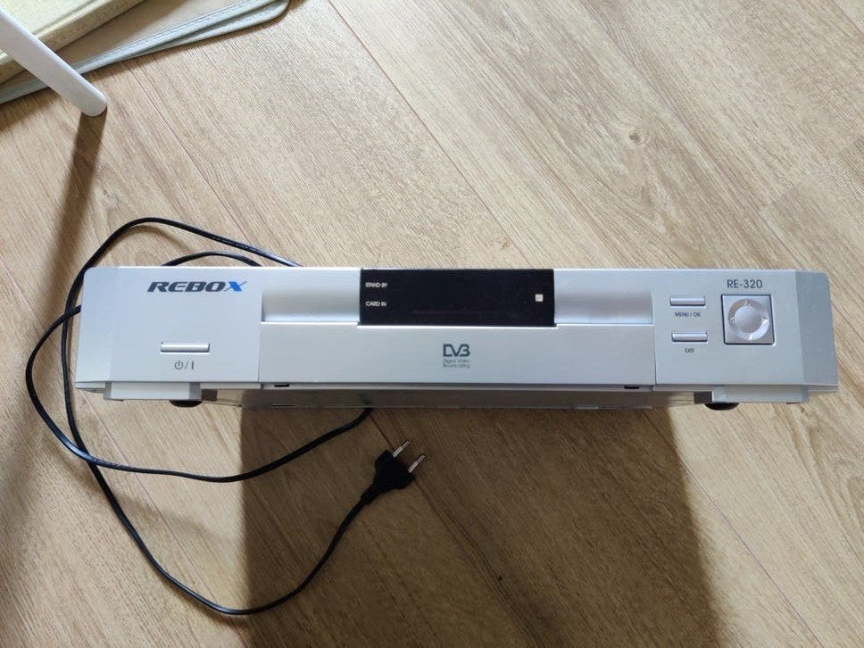 Rebox DVB (Digital Video Broadcasting) RE-320 ontvanger, Ophalen of Verzenden