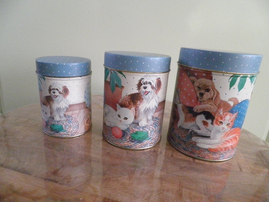 Drie blikken met poezen en honden afbeelding, Verzamelen, Blikken, Ophalen of Verzenden, Gebruikt, Overige