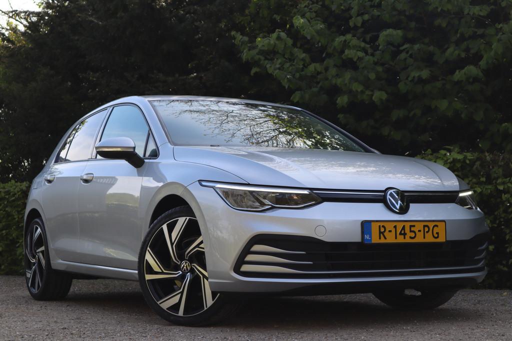 Volkswagen Golf 1.0 TSI Life | Sfeerverlichting | ACC | Carp, Voorwielaandrijving, 12 maanden, Gebruikt, Euro 6