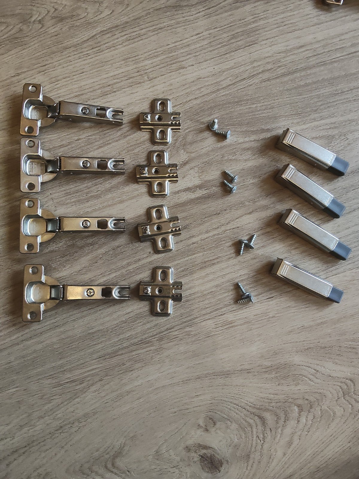 4 IKEA Besta Scharnieren met Remmers en Schroeven, Doe-het-zelf en Verbouw, Ophalen of Verzenden, Zo goed als nieuw