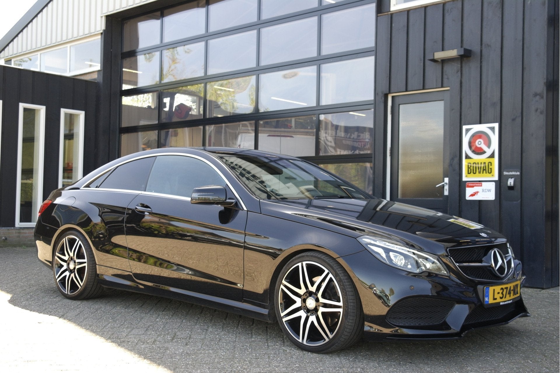 Mercedes-Benz E-Klasse Coupé 200 Prestige Sport Edition | L, Auto's, Mercedes-Benz, Achterwielaandrijving, Gebruikt, 4 cilinders