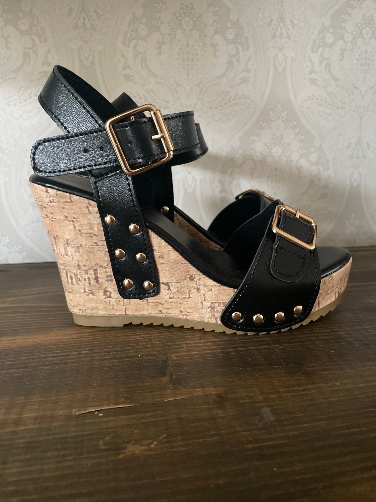 Zwarte sleehak sandalen met kurk en gouden details, Zwart, Nieuw, Sandalen of Muiltjes, Ophalen of Verzenden