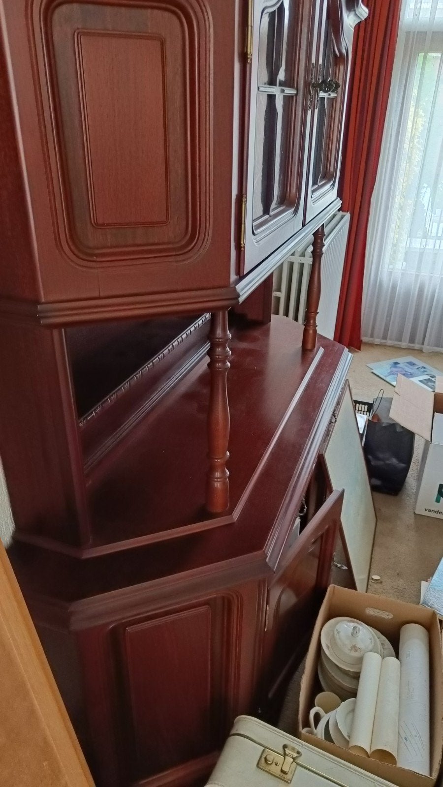 Dressoir wandkast, Ophalen
