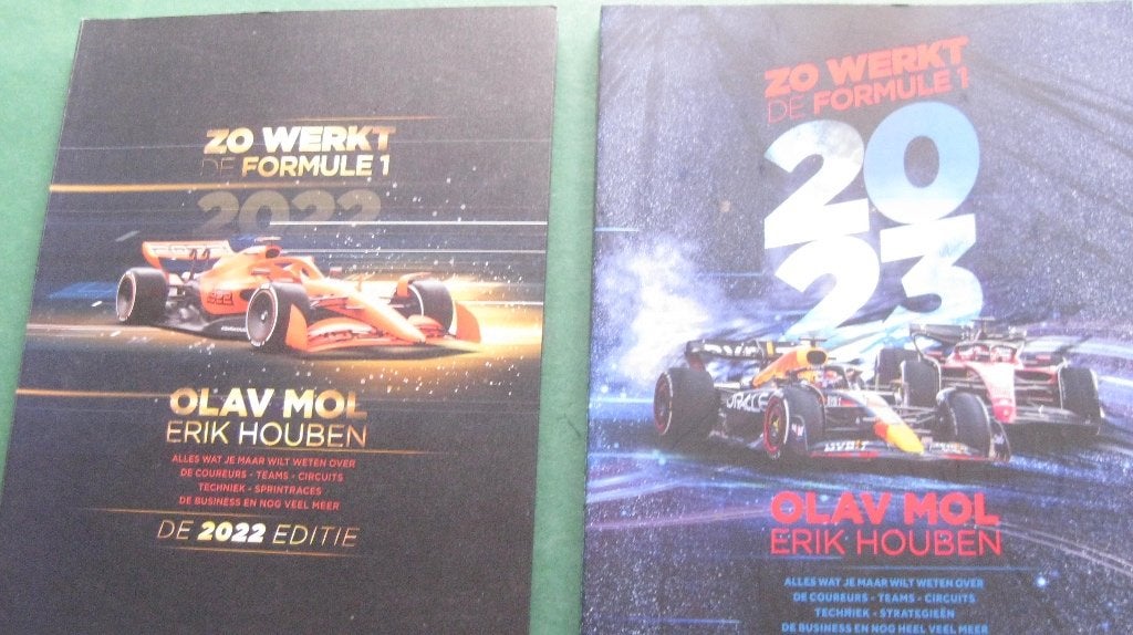 2 delen Formule 1, Ophalen of Verzenden, Zo goed als nieuw, Algemeen