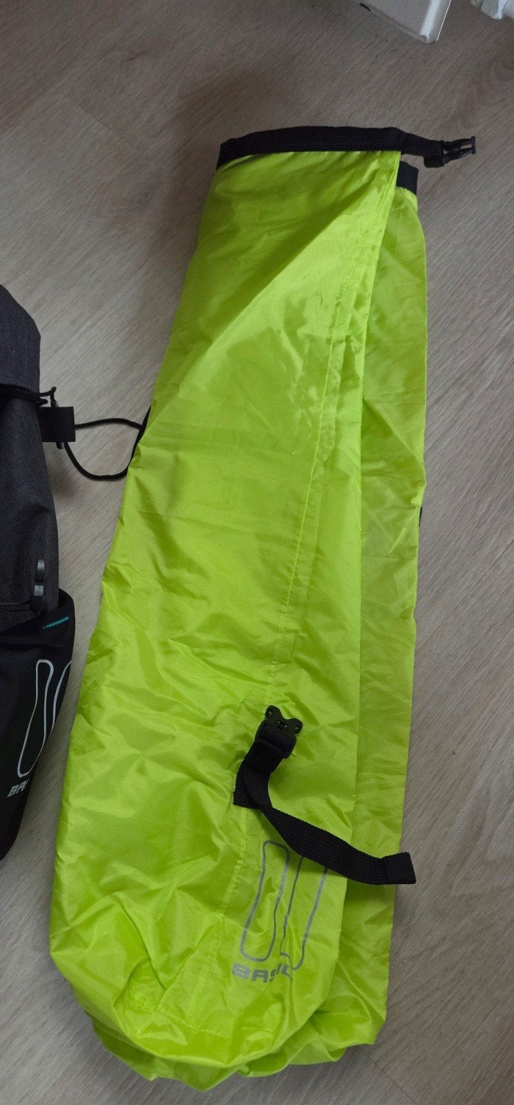 Basil raincover voor enkele fietstas - Neon Geel, Ophalen of Verzenden, Zo goed als nieuw, Basil