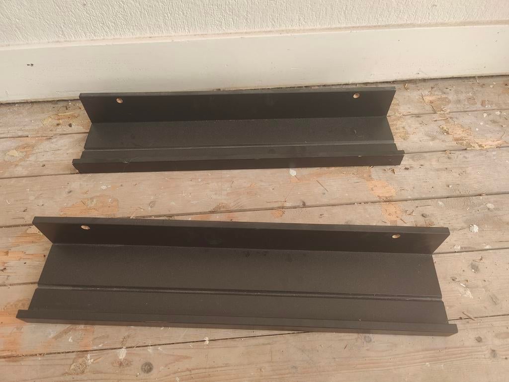 2 Ikea Midlands muurplankjes, gratis af te halen, Ophalen, Gebruikt