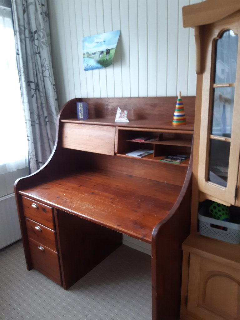 Traditioneel houten bureau, Ophalen, Gebruikt