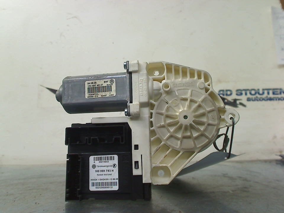 Motor Raammechaniek Links Voor Passat Variant (3C5) 2005, Gebruikt, Volkswagen, Volkswagen AG, Kundenbetreuung@volkswagen.de