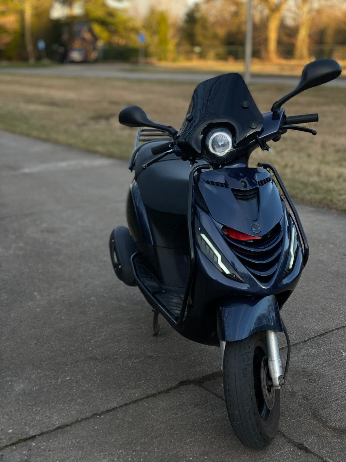 Zeer nette 2021 Piaggio Zip, Fietsen en Brommers, Ophalen, Zo goed als nieuw, Benzine, Zip