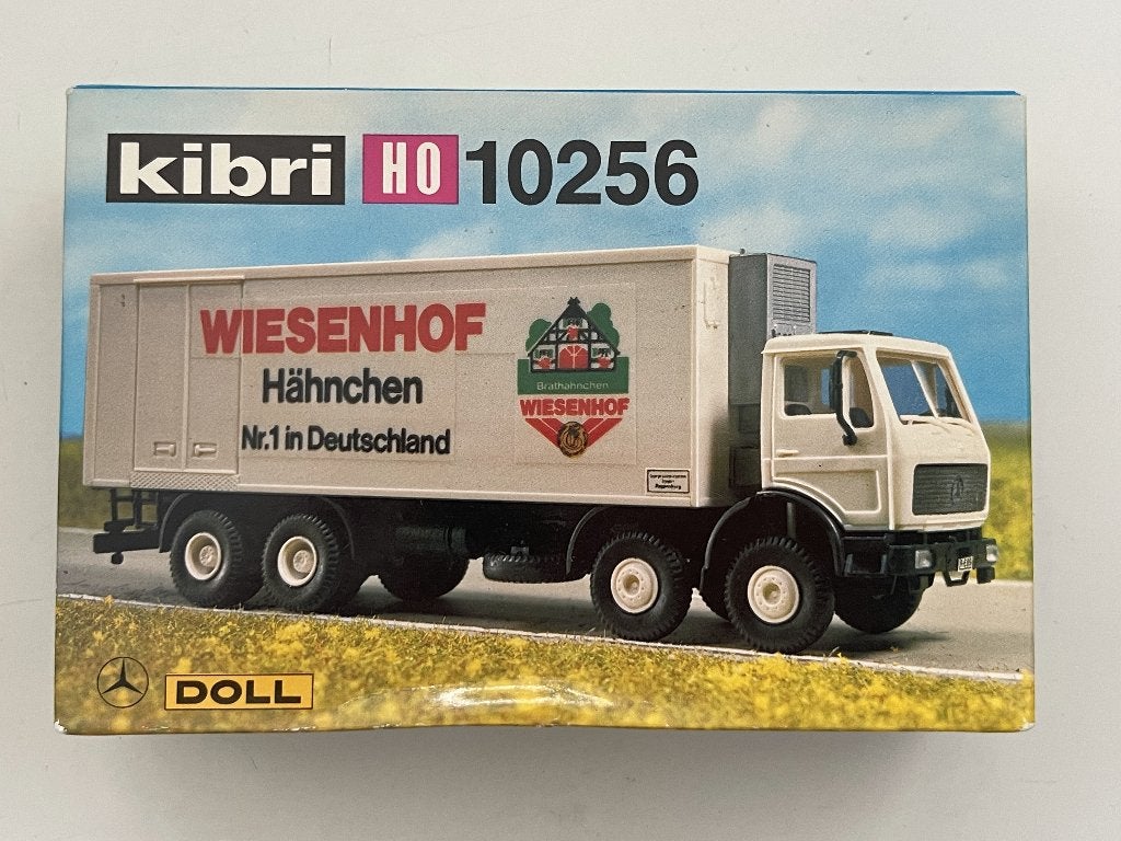 Kibri H0 10256 Mercedes koelwagen 4-assen wit WIESENHOF OVP, Gelijkstroom of Wisselstroom, Brug, Tunnel of Gebouw, Nieuw, Ophalen of Verzenden