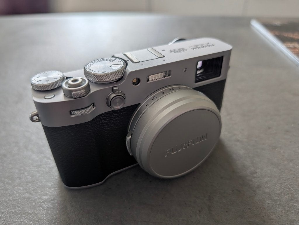 Fujifilm X100VI Zilver + accessoires aangeboden, Ophalen of Verzenden, Zo goed als nieuw, Overige Merken, Geen optische zoom