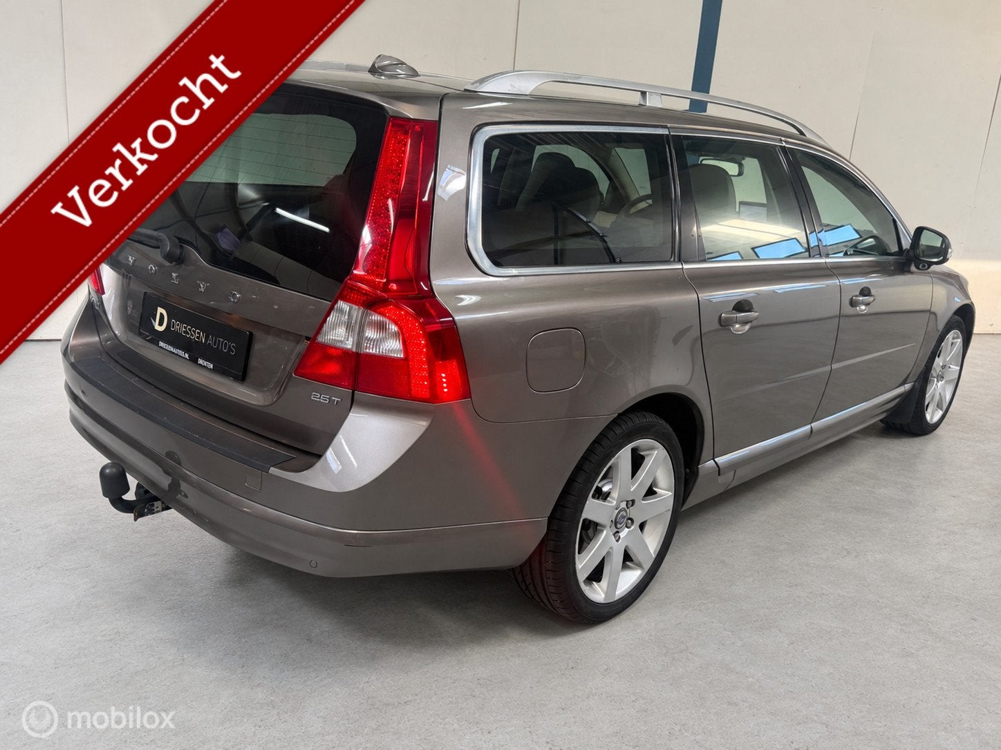 Volvo V70 2.5T Summum AUTOMAAT / LEER / XENON, 1583 kg, 5 cilinders, Voorwielaandrijving, Automaat