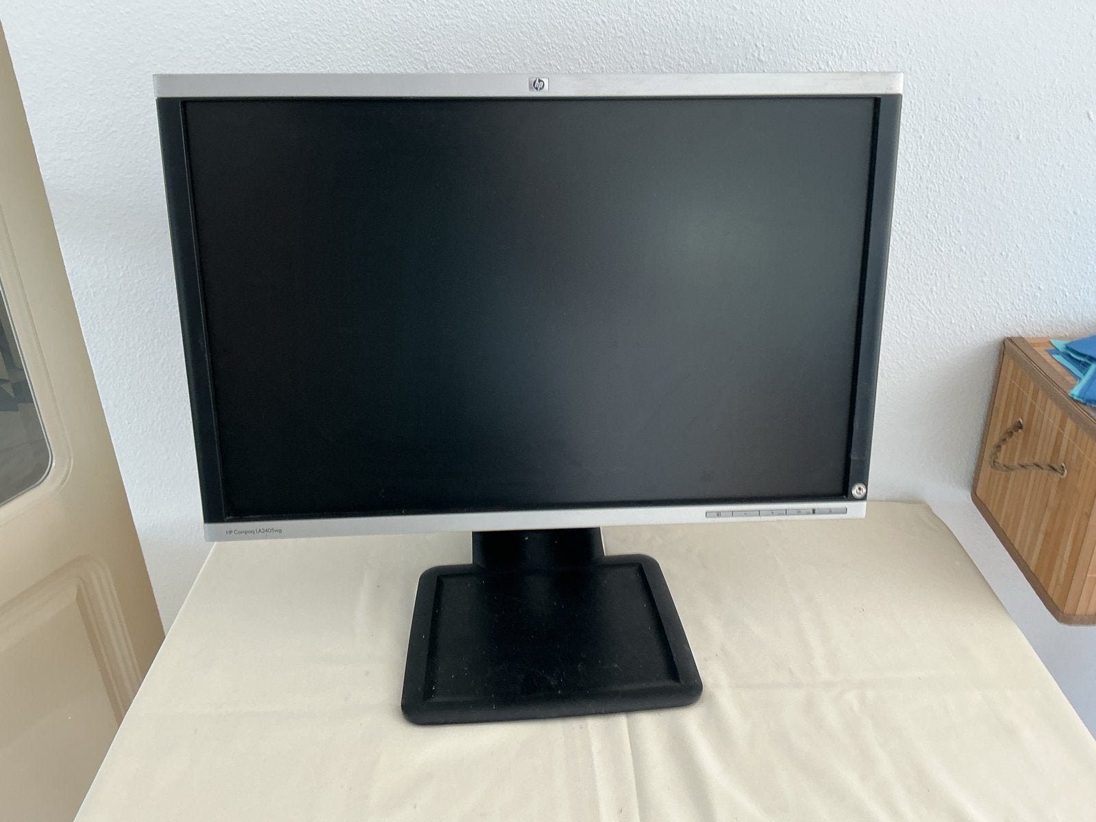 HP Compaq LA2405wg Monitor - 24 inch Full HD, Ophalen, Gebruikt, In hoogte verstelbaar, Full HD