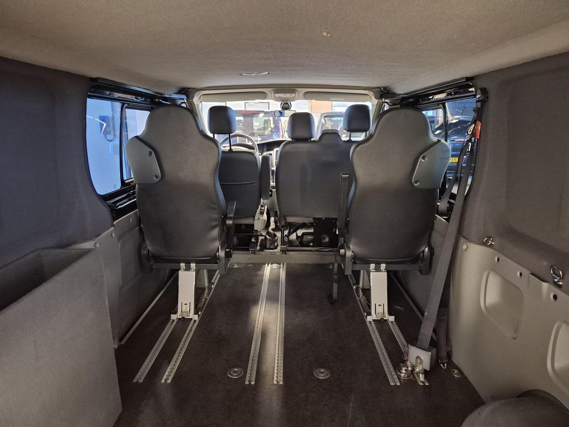 Renault Trafic L2H1 Rolstoelbus Automaat (airco) 5+1 - 2x zi, Automaat, Zwart, Zwart, Origineel Nederlands