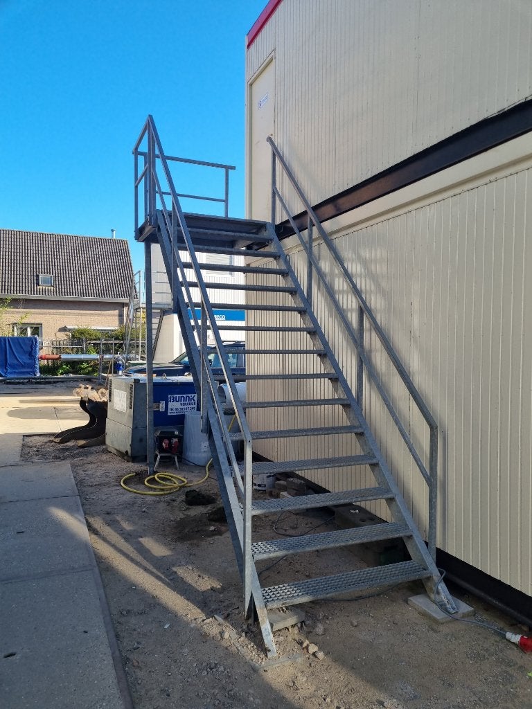 2 De Meeuw Kantoorunits Toilet Keuken Rolluiken MET AIRCO, Ophalen