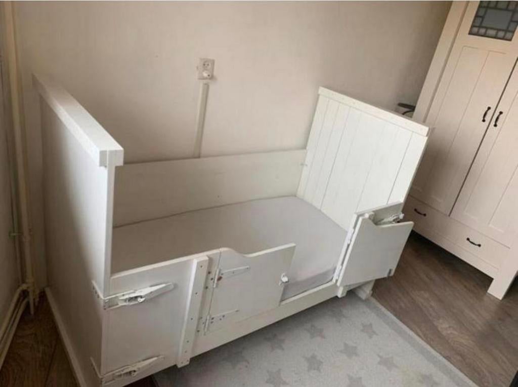 Compleet peuter/kleuter bed wit met deurtjes, Ophalen, Gebruikt, 70 tot 85 cm, 140 tot 160 cm