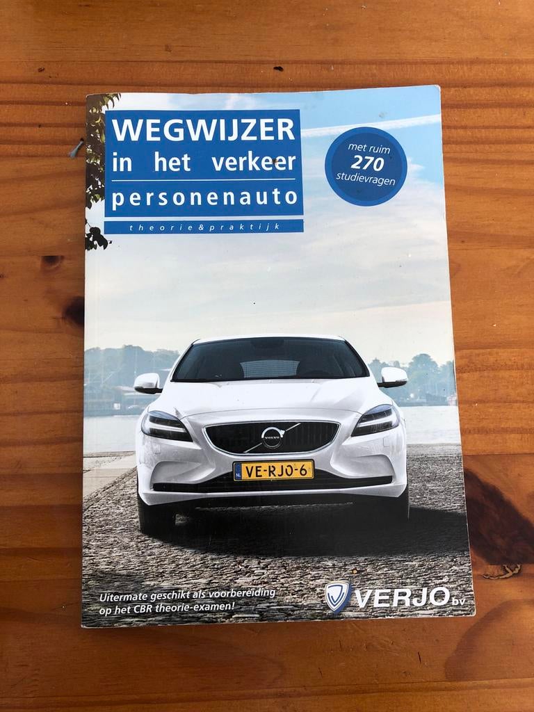 Theorieboek Personenauto Verjo - Wegwijzer in het Verkeer, Ophalen of Verzenden, Gelezen, Algemeen