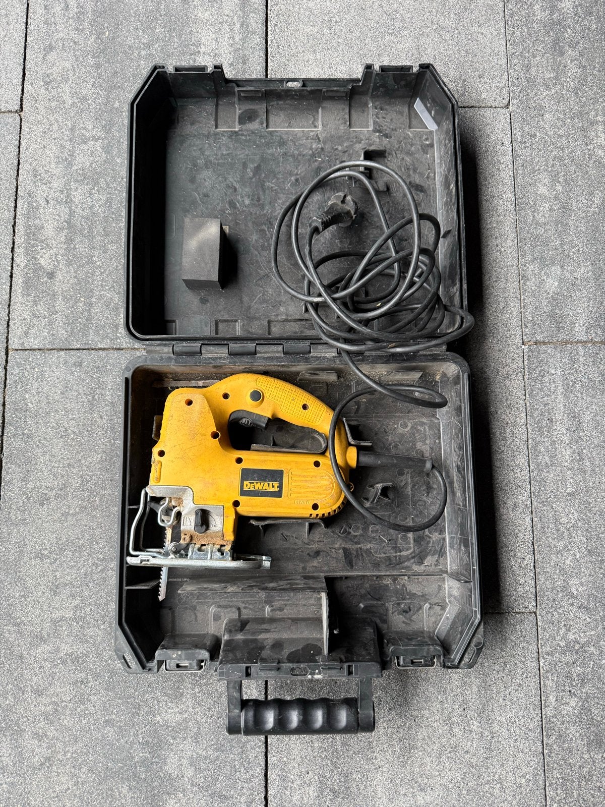 Dewalt Decoupeerzaag DW341-QS 550W met koffer, Doe-het-zelf en Verbouw, Gereedschap | Zaagmachines, Gebruikt, 600 tot 1200 watt