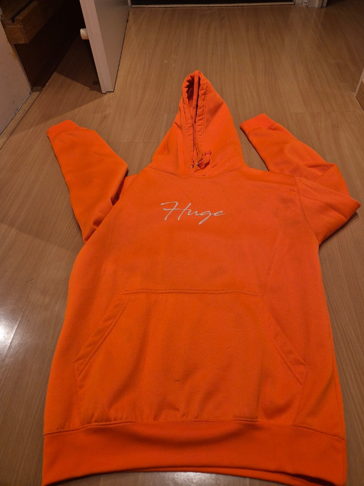Oranje "HUGE" Hoodie – Maat S (Ironisch!), Ophalen of Verzenden, Zo goed als nieuw, Maat 36 (S), Oranje