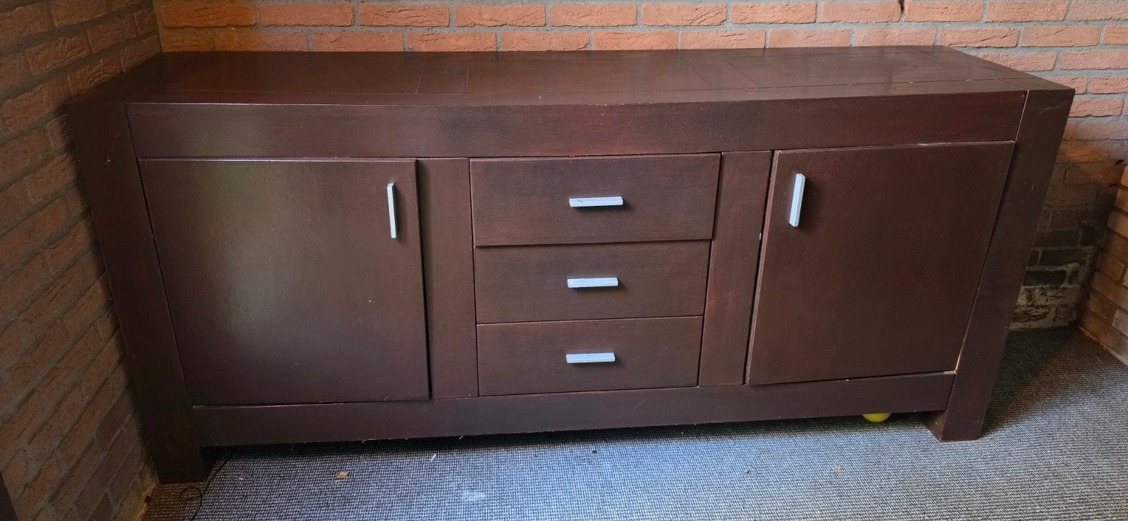 GRATIS AF TE HALEN: Robuust & Groot Dressoir / Kast, Ophalen, Gebruikt, 25 tot 50 cm, 150 tot 200 cm