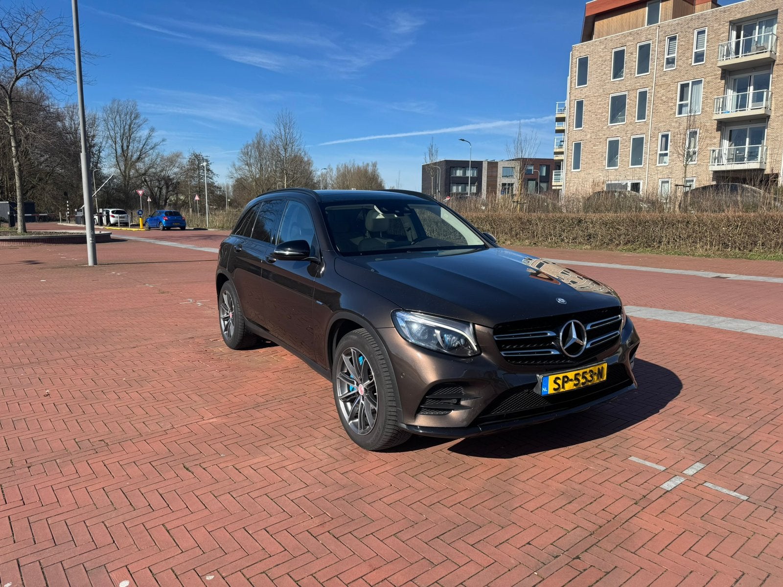 Mercedes-Benz GLC 350 e Plug-in Hybrid 320pk 4MATIC, Auto's, Mercedes-Benz, Automaat, Beige, 4 cilinders, 320 pk