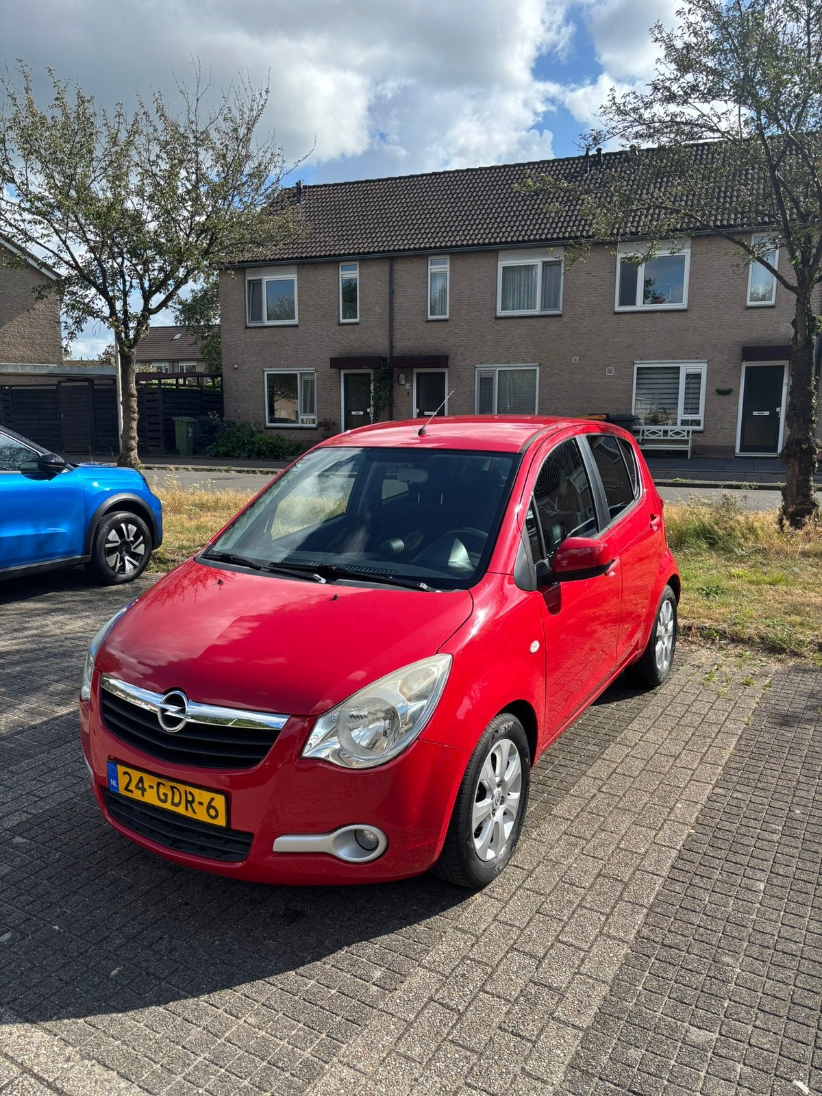 Opel Agila 1.2 16V 2008 Rood, Voorwielaandrijving, Stof, 40 €/maand, 4 cilinders