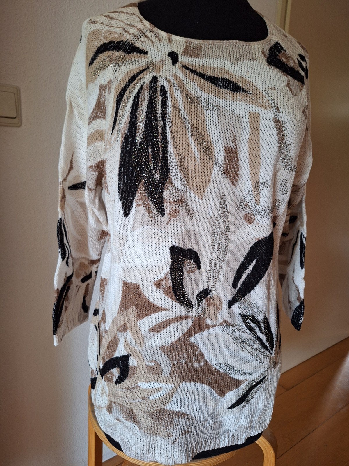 Monari Witte dunne Trui met Bloemenprint en Zilveren Studs, Kleding | Dames, Monari, Wit, Maat 46/48 (XL) of groter, Ophalen of Verzenden